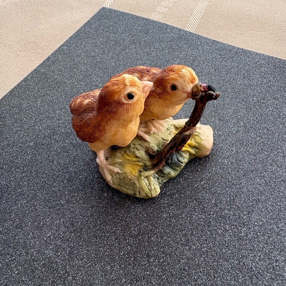 Vintage Schmid Lowell Davis figure, Scotland, baby chicks